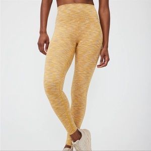 Outdoor voices flow free form 7/8 leggings in the color way sunset!